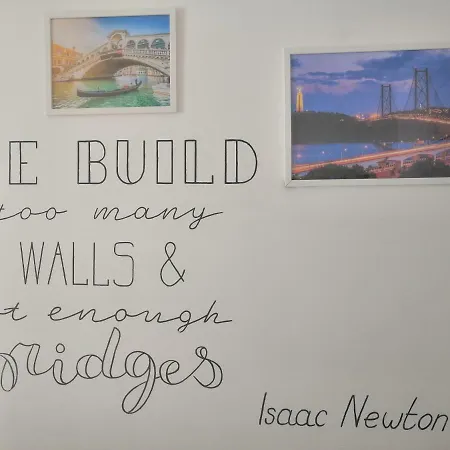 Locals & ホステル