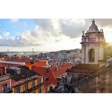 Locals & Hostel Lisboa
