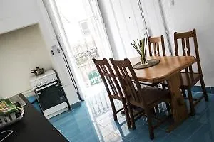Locals & Albergue Lisboa