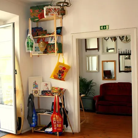 Locals & Albergue Lisboa