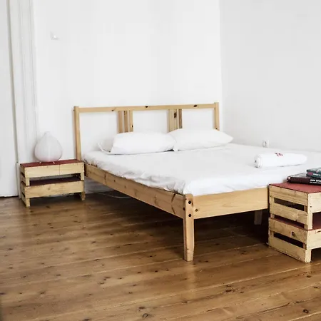 Locals & Albergue Lisboa