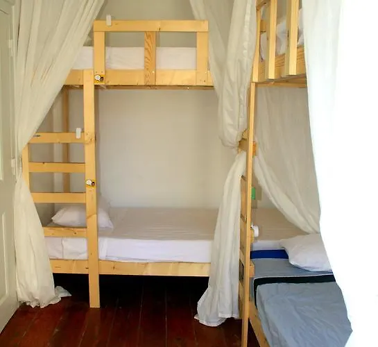 Hostel Locals & Lisbon