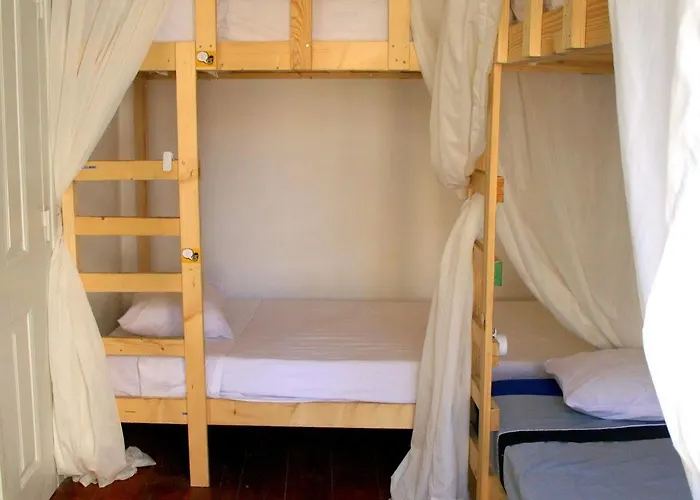 Hostel Locals & Lisbon