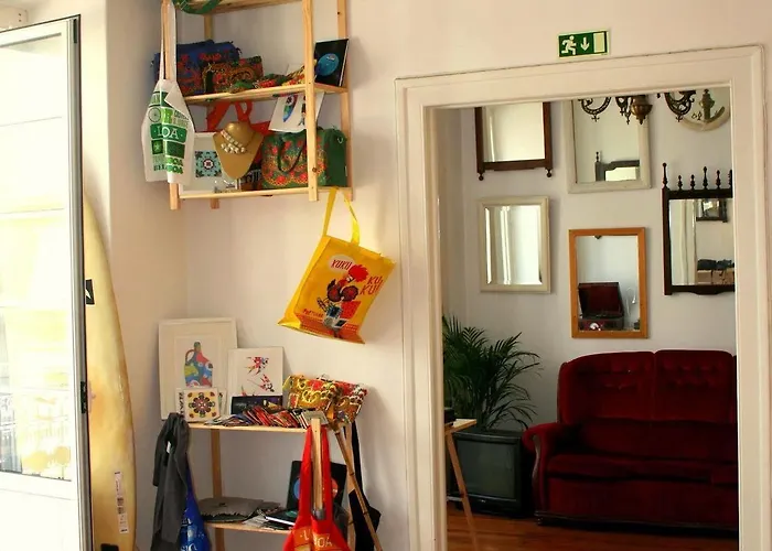 Locals & Hostel Lisbon