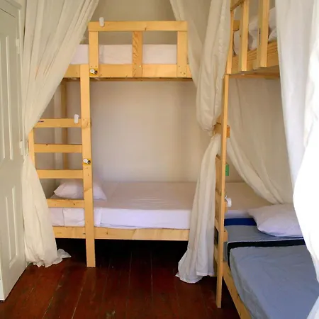 Hostel Locals & Lizbona