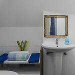 Hostal Locals & Lisboa