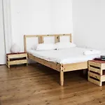 Locals & Hostal Lisboa